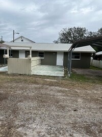 Building Photo - For Rent – Updated 1BR / 1BA Duplex in Zephyrhills