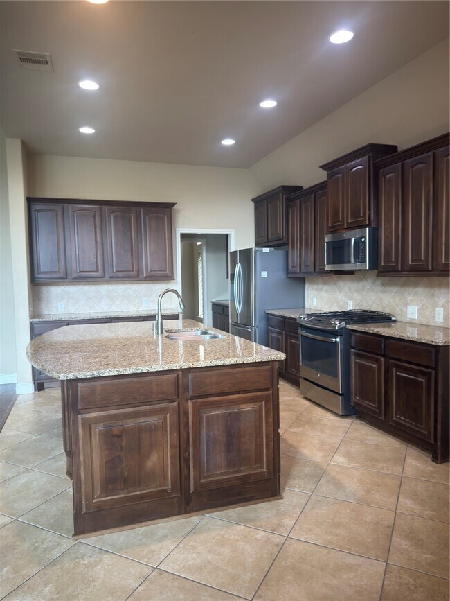 Building Photo - 5318 Stoneridge Ct