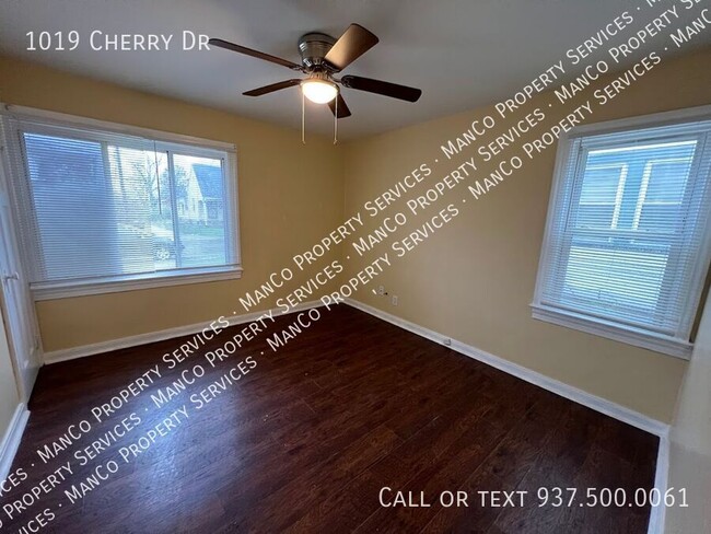 Building Photo - 1019 Cherry Dr