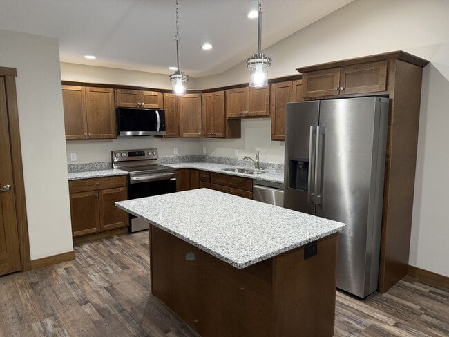 Building Photo - 1124 Garfield Ave