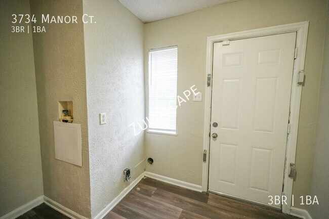 Building Photo - 3734 Manor Ct