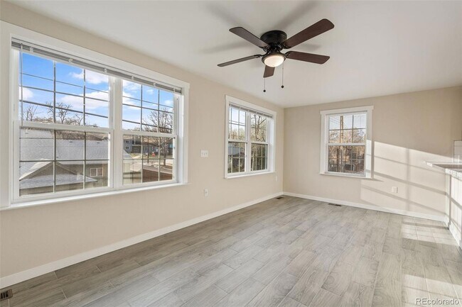 Building Photo - 444 N Spruce St