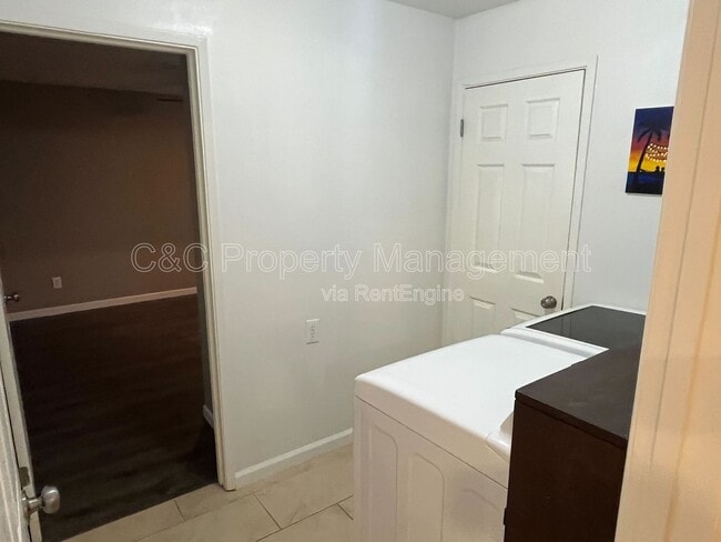 Building Photo - 212 Derecho Way