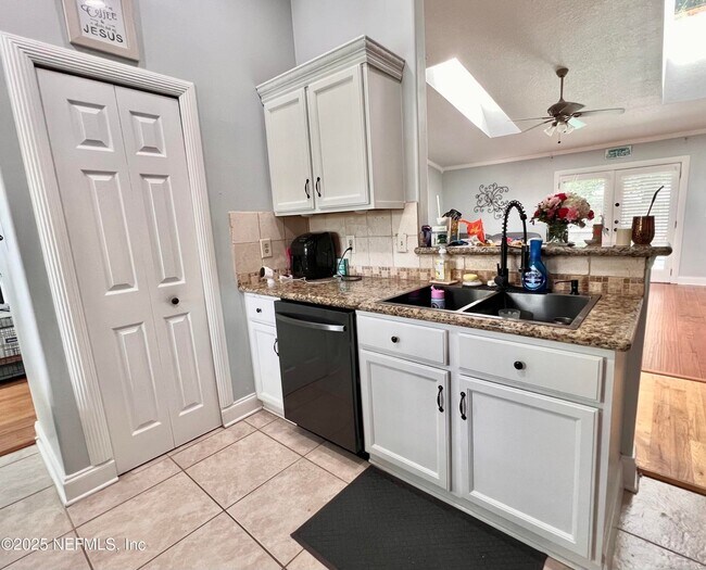 Building Photo - 3419 Bristol Bridge Rd