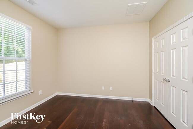 Building Photo - 4594 Ramseur Dr