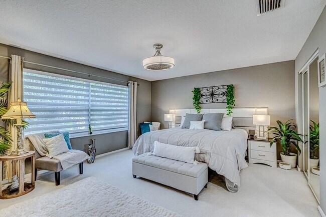 Building Photo - 18174 SE Fairview Cir