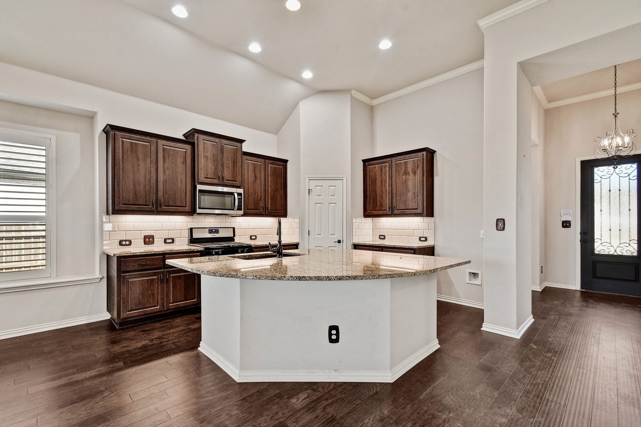 Building Photo - 112 Tulip Garden Trl