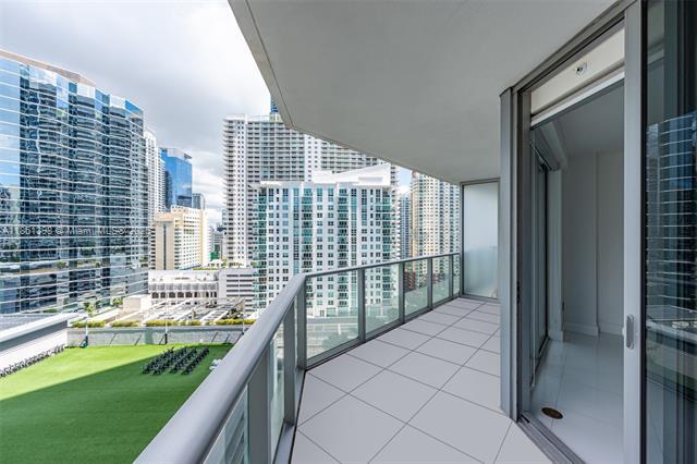 Building Photo - 1300 Brickell Bay Dr