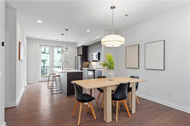 Building Photo - 415 Gartrell St SE