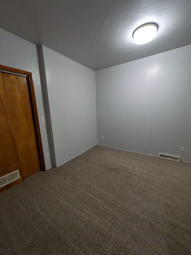 Building Photo - 725 Chartiers St