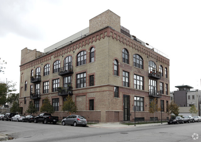 Building Photo - Hubbard Street Lofts