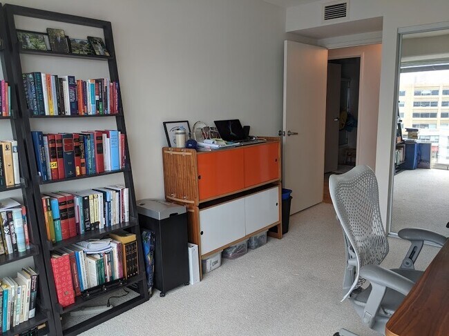 Building Photo - 1720 Maple Ave