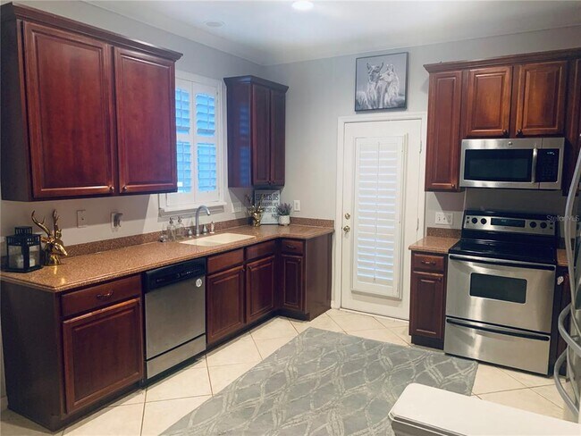 Building Photo - 319 N Hampton Ave