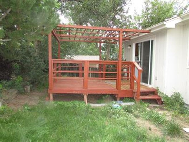 Building Photo - Three Bedroom Two Bath Home