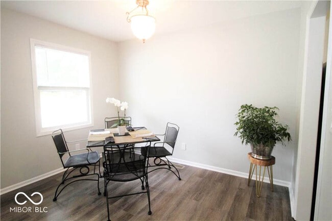 Building Photo - 85 W Ash St