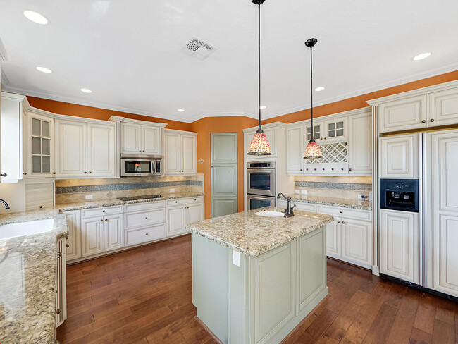 Building Photo - 11461 SW Waldorf Ct