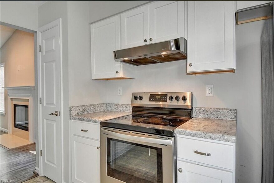 Building Photo - 1106 Eaglewood Dr