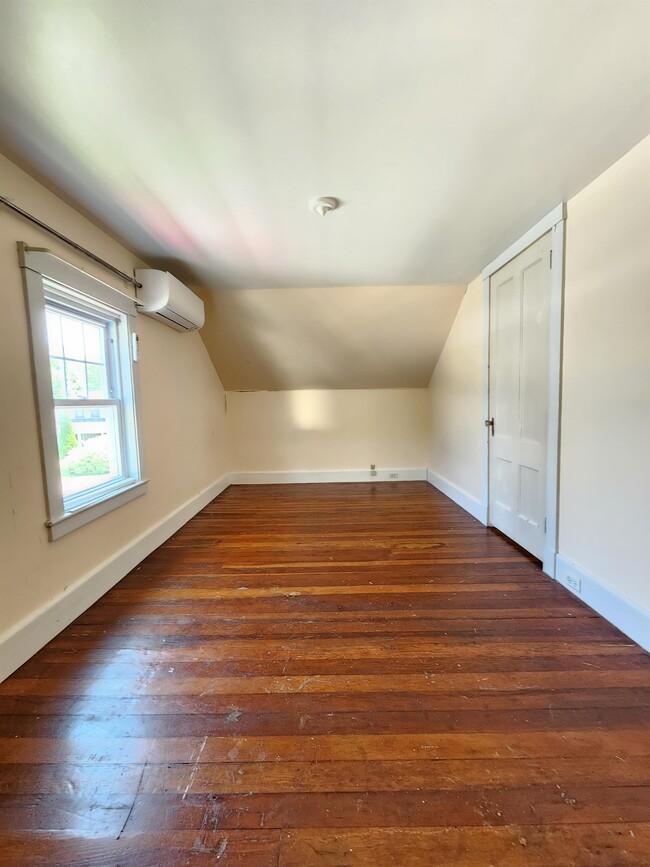 Building Photo - 71 14th St