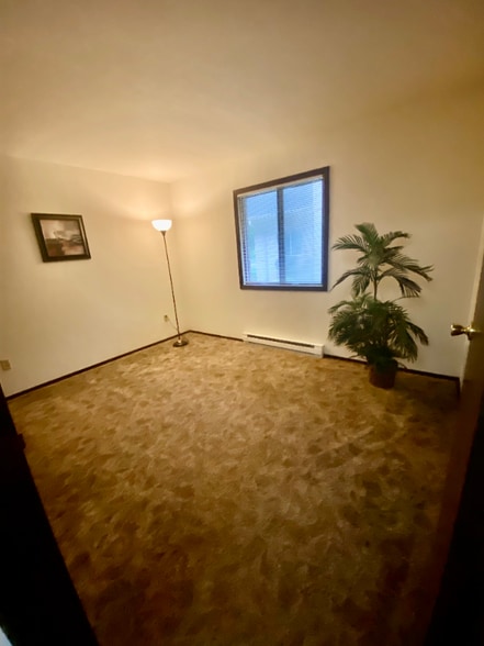 Building Photo - 1712 S 115 Ct