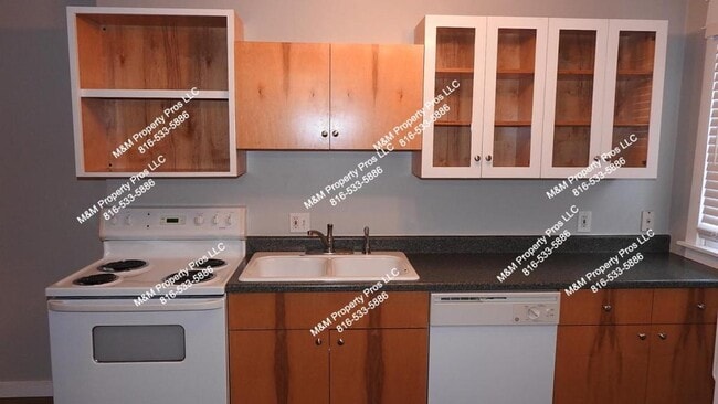 Building Photo - 517 Holmes St