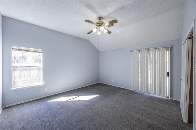 Building Photo - 9402 Calwood Cir