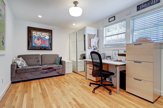 Building Photo - 1523 Harvard St