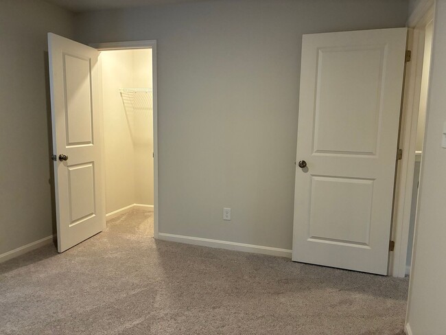 Building Photo - 105 S Osprey Ct