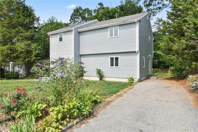 Building Photo - 28 Sandhill Dr
