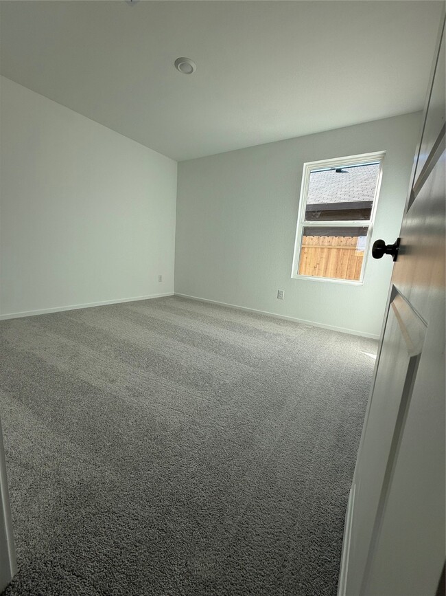 Building Photo - 14896 N Ascot Bnd Cir