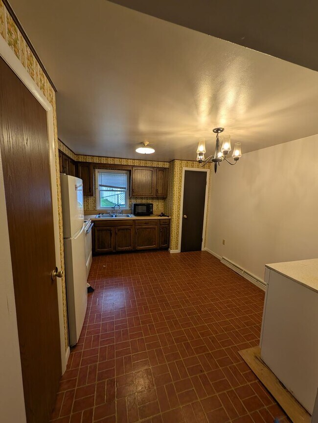 Building Photo - 2110-2110 Hollingsworth St