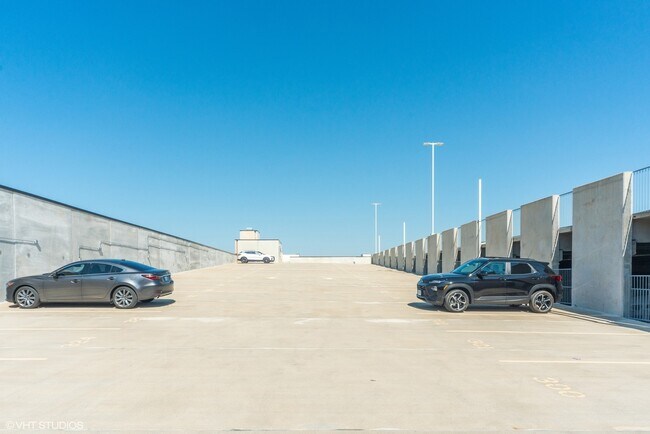 Building Photo - 18w070 Royce Blvd