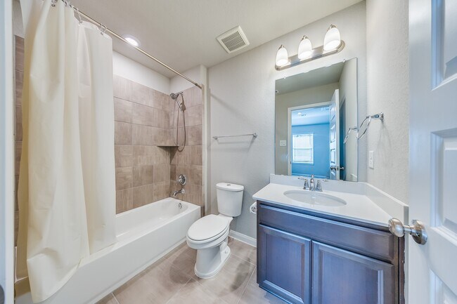 Building Photo - 2107 Cherryvale Dr