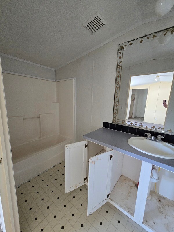 Building Photo - 2412 Cattail Cir