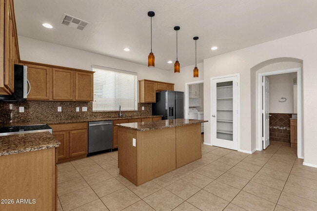 Building Photo - 3074 S Southwind Dr