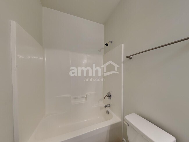 Building Photo - 192 Meadow Loop Dr