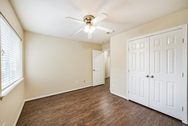 Building Photo - 2411 Misty Falls Ct