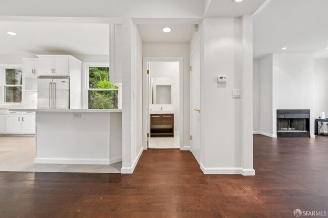 Building Photo - 971 Filbert St