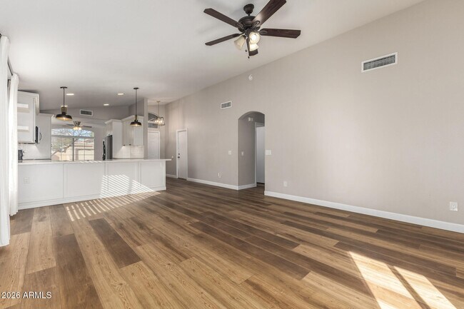 Building Photo - 163 W Liberty Ln