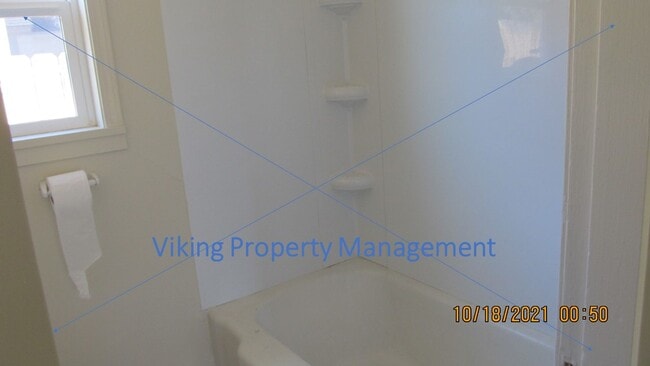 Building Photo - 555 SE 2nd St