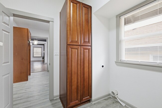 Building Photo - 1311 E 29th St