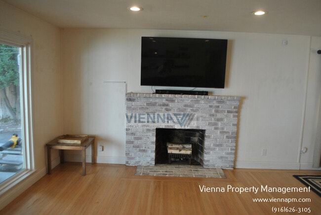 Building Photo - 2913 Kerria Way