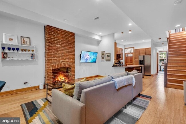 Building Photo - 1810 6th St NW