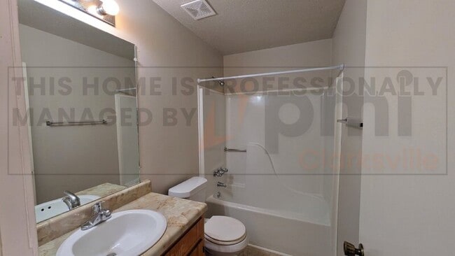 Building Photo - 1531 E Knollwood Cir