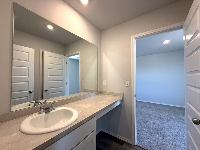 Building Photo - 9521 Stallion Dr