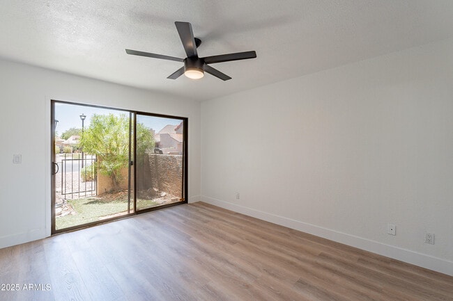 Building Photo - 1717 N Ventura Ln