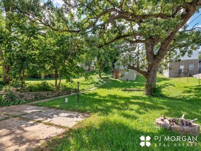 Building Photo - South Omaha Charm -Half off the 1st months rent!