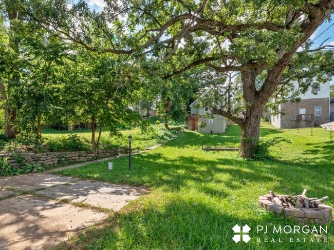Building Photo - South Omaha Charm