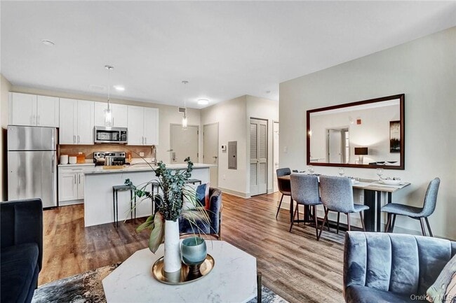 Building Photo - 92 Blauvelt Wy