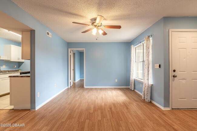 Building Photo - 1600 Big Tree Rd