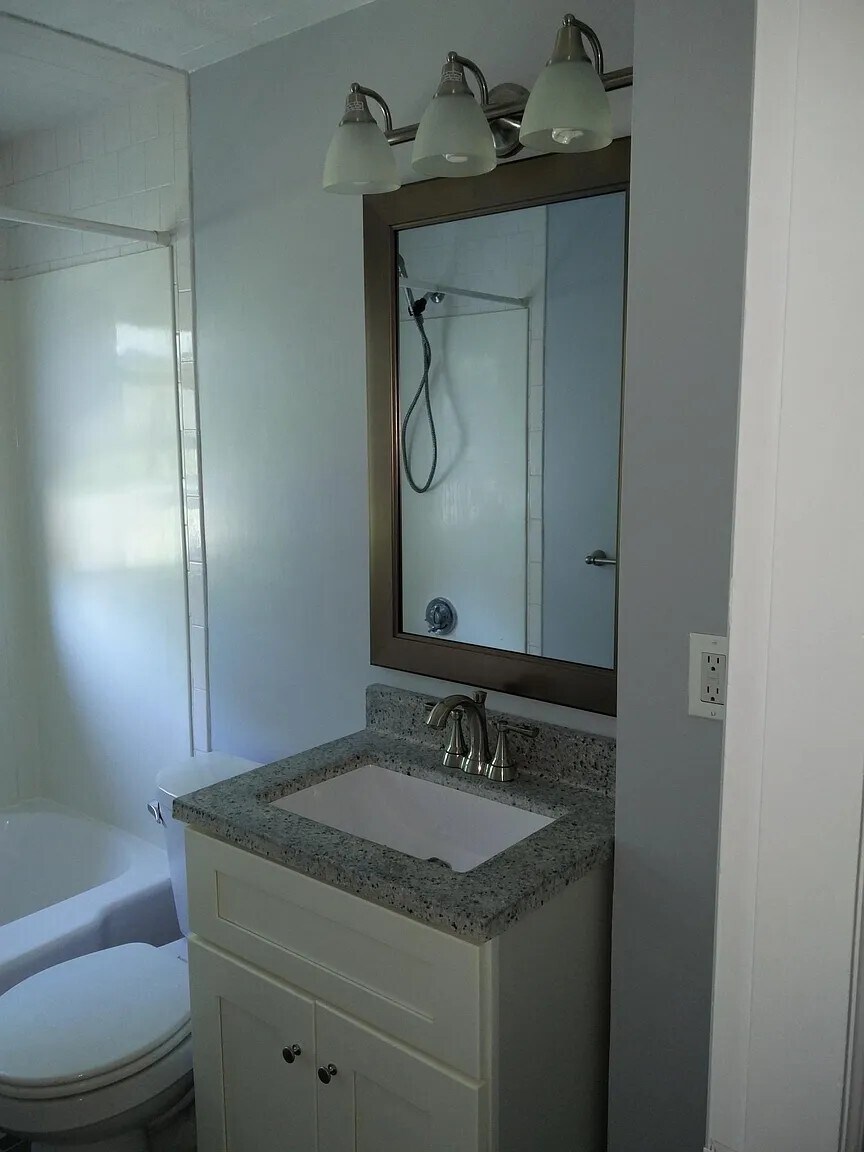 Building Photo - 37 Walworth St